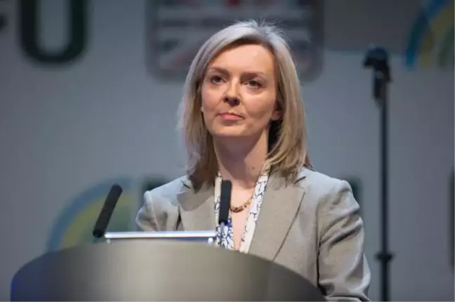 İngiltere'nin yeni başbakanı kimdir? Liz Truss kimdir, kaç yaşında, nereli, evli mi, mesleği ne? İngiltere yeni başbakanı Liz Truss'un hayatı ve biyog