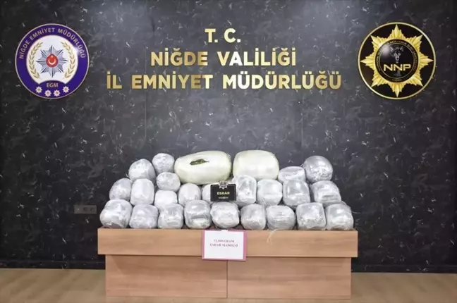 Niğde'de 72 Kilo Esrar Ele Geçirildi, Sürücü Tutuklandı