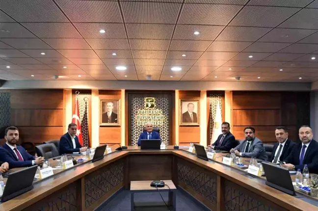 AK Parti Genel Başkan Yardımcısı Yusuf Ziya Yılmaz, Balıkesir'de Teşkilatları Ziyaret Etti