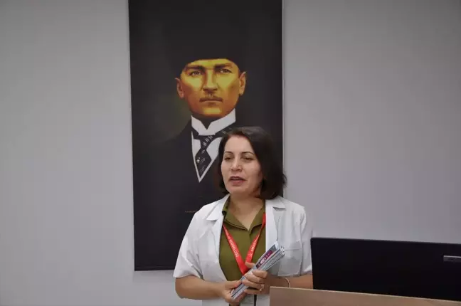 Gümüşhacıköy'de Muhtarlara Kadına Yönelik Şiddetle Mücadele Eğitimi Verildi