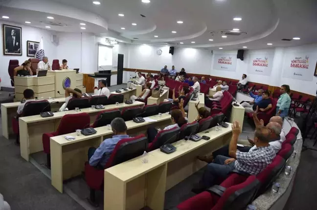 Seyhan Belediyesi'nden üniversiteyi kazanan öğrencilere destek