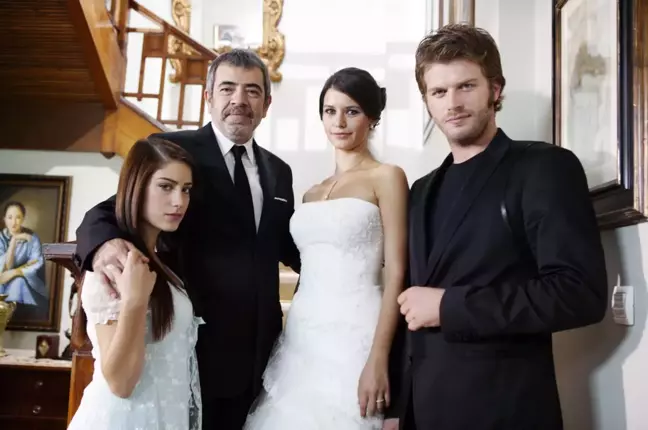 Kanal D Aşk-ı Memnu neden yok? KANAL D YAYIN AKIŞI! Aşkı Memnu saat kaçta, ne zaman başlıyor?