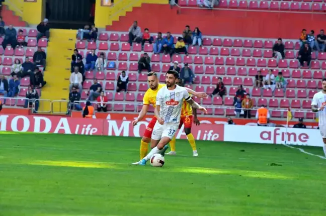 Trendyol Süper Lig: Kayserispor: 1 Çaykur Rizespor: 0 (İlk yarı)