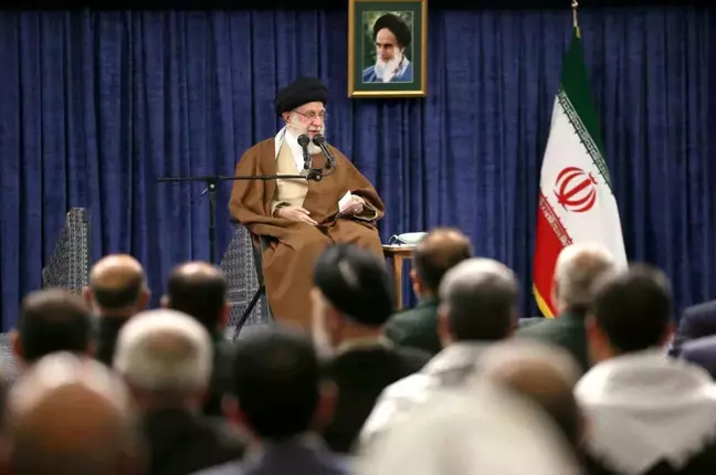 İran Dini Lideri Hamaney: İsrail Hamas'tan Darbe Aldı
