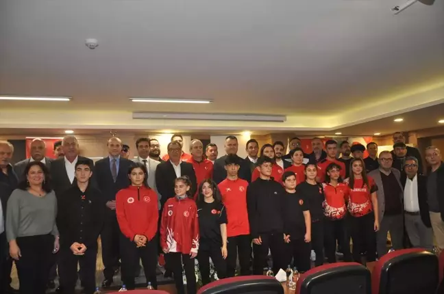 Tarsuslu Sporculara Ödül Töreni