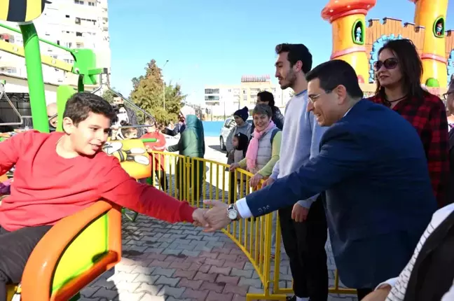 Kepez Belediyesi Özel Çocukları Lunapark'ta Ağırladı