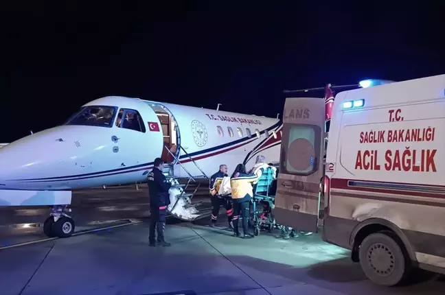 Şırnak'ta kalp yetmezliği yaşayan kadın, ambulans uçakla Ankara'ya götürüldü