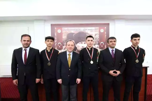 Erzurumlu öğrenciler aşçılıkta 3 madalya ile döndü