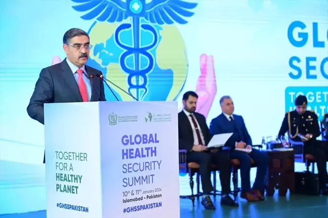 Pakistan Başbakanı, küresel birlik çağrısında bulundu