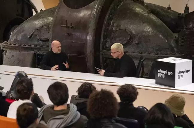 Moda İkonu Hussein Chalayan İstanbul Bilgi Üniversitesi'nde Konuştu