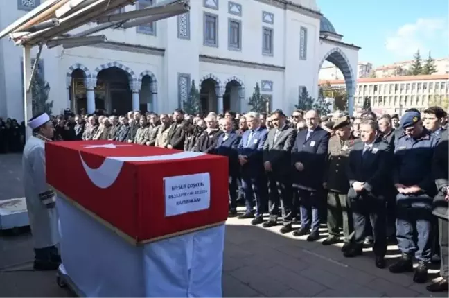 Kırıkkale'de Lojmanda Ölü Bulunan Kaymakamın Cenazesi Toprağa Verildi