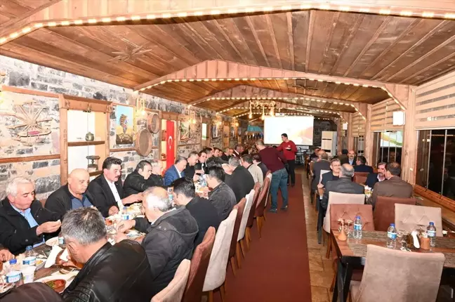Seydişehir Belediye Başkanı Mehmet Tutal, Muhtarlarla Veda Yemeğinde Buluştu