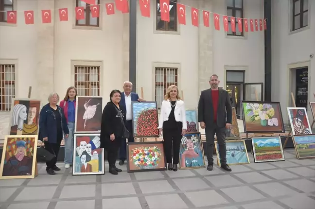 Engelli Çocuklara Destek İçin Resim Sergisi Açıldı