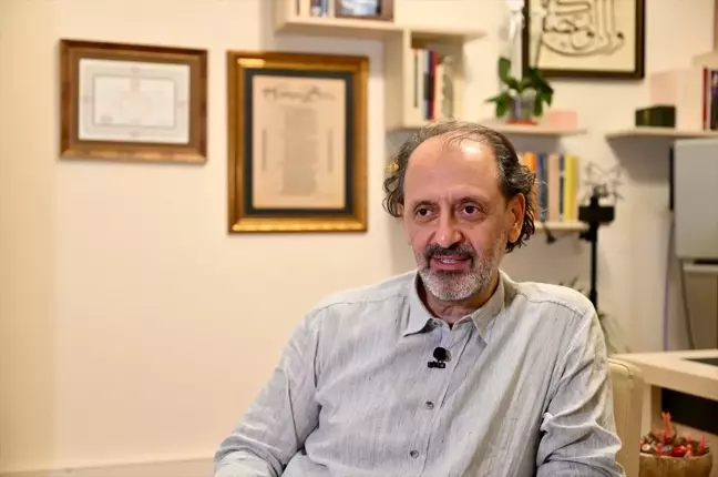 Besteci Yücel Arzen Hacıoğulları, 23 Nisan Marşı'nı Meclis'teki Odasında Besteledi