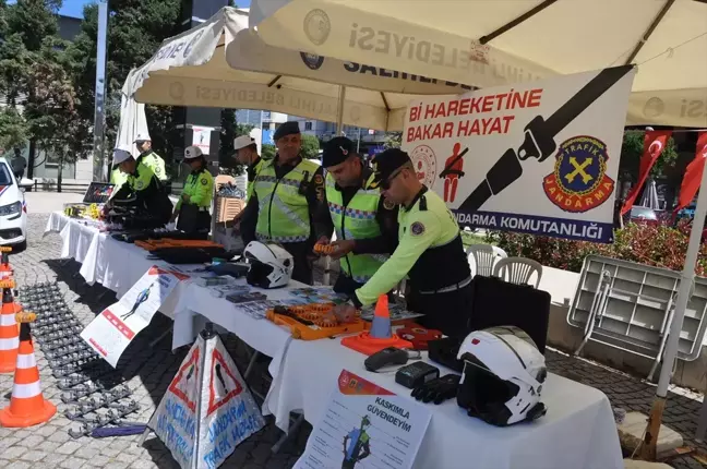 Salihli'de Trafik Haftası Etkinliği Düzenlendi