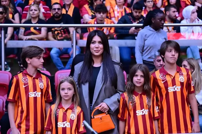 Galatasaray Futbol Takımı Şampiyonluk Kutlamaları Yapılan RAMS Park'a Ulaştı