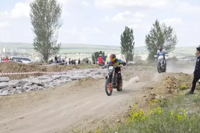 Sorgun'da Enduro Dağ Motosikleti Yarışları Düzenlendi