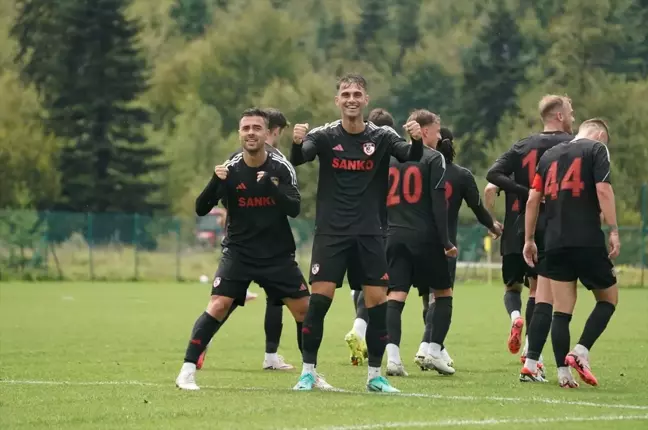 Gaziantep FK, Teksüt Bandırmaspor'u 3-0 Mağlup Etti