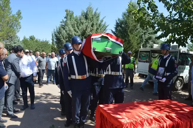 Adıyaman'da Kalp Krizi Geçiren Uzman Onbaşı Ersan Tatar'ın Cenazesi Toprağa Verildi