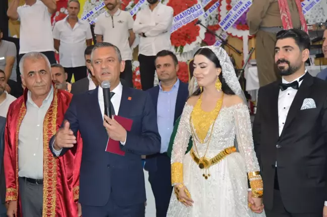 Özgür Özel, Mardin'de Düğün Törenine Katıldı