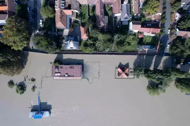 Budapeşte'de Sel Felaketi: Tuna Nehri Taştı