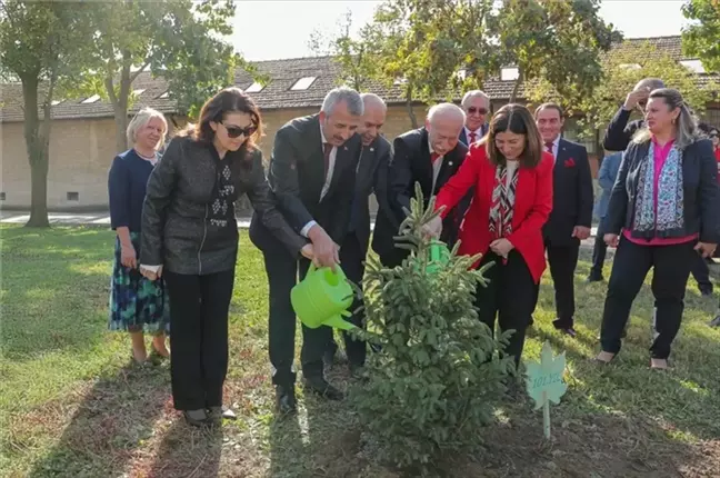 Edirne'de Cumhuriyet'in 101. Yılı İçin Fidan Dikimi ve Etkinlikler Düzenlendi