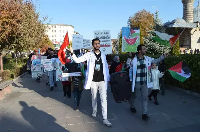 Erzurum'da hekimler ve sağlık çalışanları Gazze için 