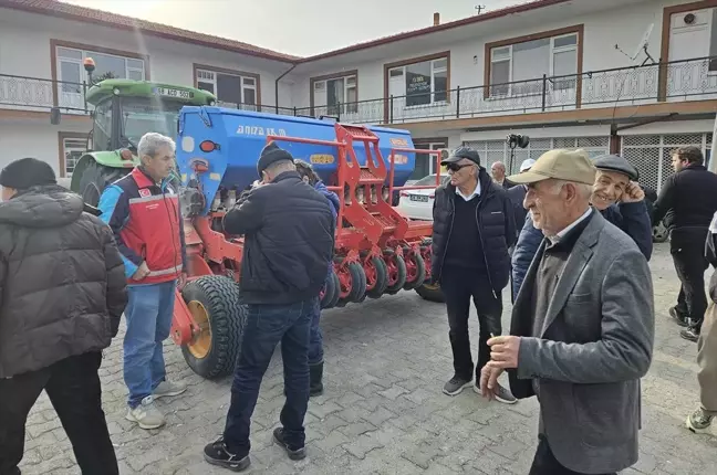 Doğankent'te Çiftçilere Anıza Ekim Eğitimi Verildi