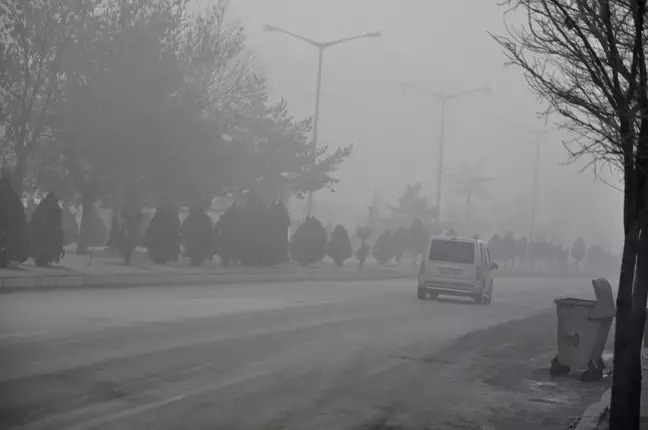 Yozgat'ta Sis, Trafikte Zorluklara Neden Oluyor