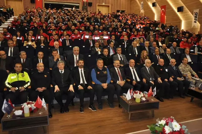 Eskişehir'de Afet ve Acil Durumlara Yönelik Arama Kurtarma Ekipleri Projesi'nin Akreditasyon Programı Düzenlendi