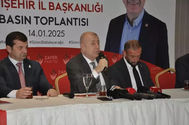 Ümit Özdağ, Eskişehir'de Basın Toplantısı Düzenledi