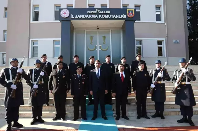 Düzce Valisi Selçuk Aslan, Jandarma Teşkilatıyla Bir Araya Geldi