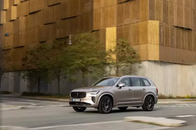 Yenilenen Volvo XC90 Türkiye'de tanıtıldı