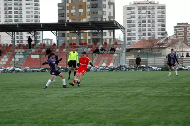 Gültepespor, Kalespor'u Farklı Geçti