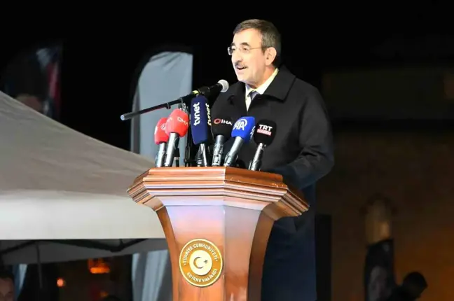 Cumhurbaşkanı Yardımcısı Cevdet Yılmaz, Edirne'de iftara katıldı