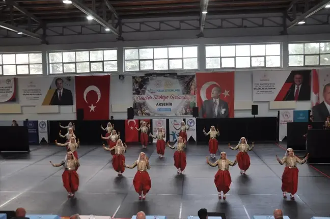 Akşehir'de Okul Sporları Halk Oyunları Türkiye Birinciliği Düzenlendi