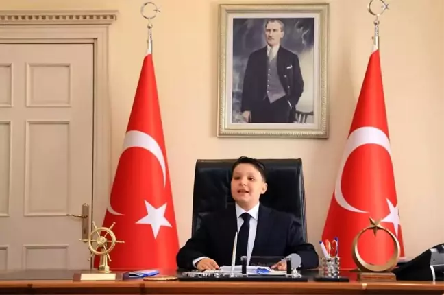 Vali Akbıyık, 23 Nisan'da koltuğunu minik öğrencilere devretti