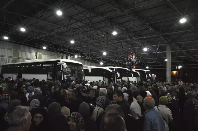 Kütahya'dan İlk Hacı Adayı Kafilesi Uğurlandı
