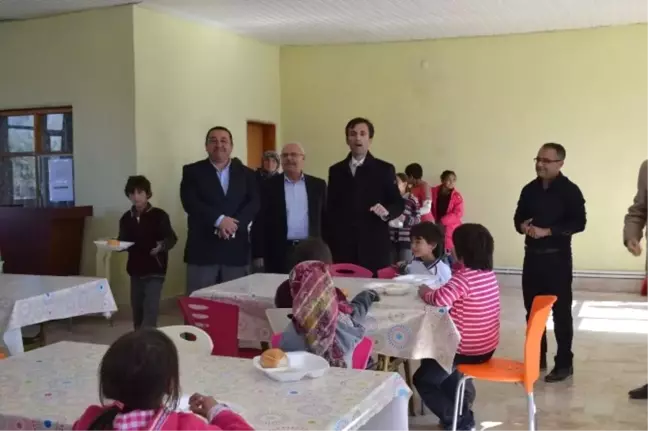 Taşımalı Eğitim Kapsamındaki Öğrencilerin Yemekleri Denetlendi