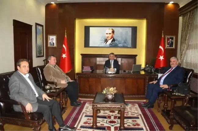Rektöre Körfez Sportif Havacılık Kulübü'nden Plaket