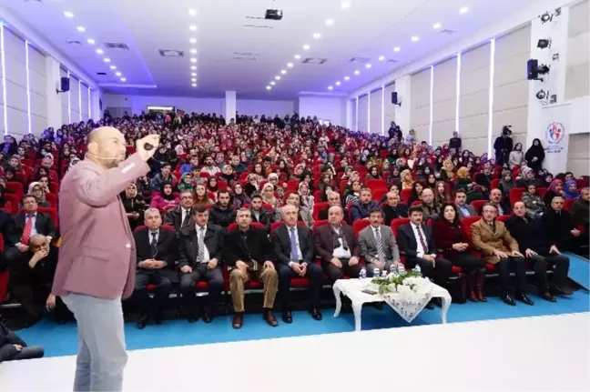 Tarihçi-Yazar Talha Uğurluel, 'Benim Tarihim' Konulu Konferans Verdi