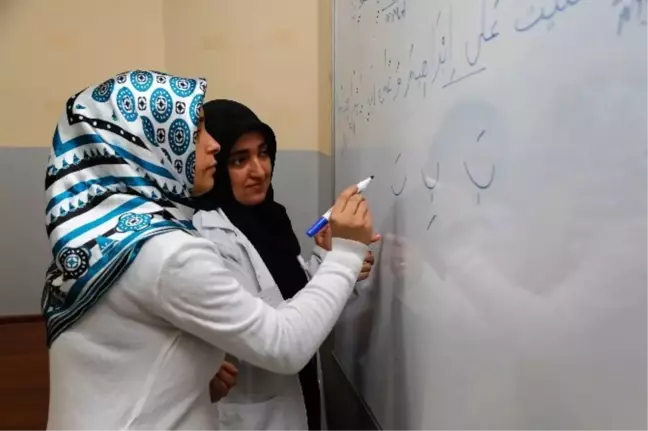 Şehitkamilli Hanımlar Kur'an-ı Kerim Öğreniyor