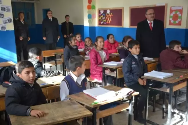 Milli Eğitim Müdürü Ahmet Alagöz'ün Okul Ziyaretleri Sürüyor