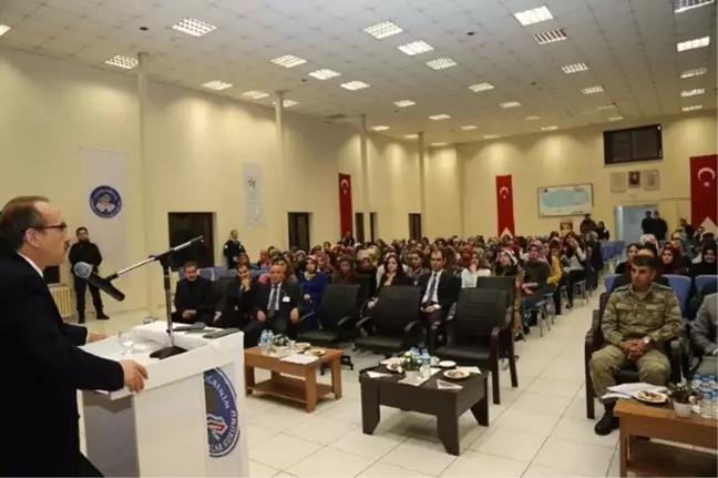 Vali Yavuz, Kız Öğrencilerle Buluştu