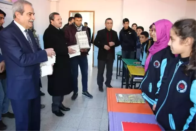 Haliliye'de 60 Bin Öğrenciye Siyer-i Nebi Kitabı Dağıtımı Sürüyor