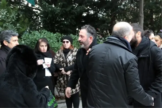Ünlü Yönetmen Ferzan Özpetek'in Annesi Son Yolculuğuna Uğurlandı