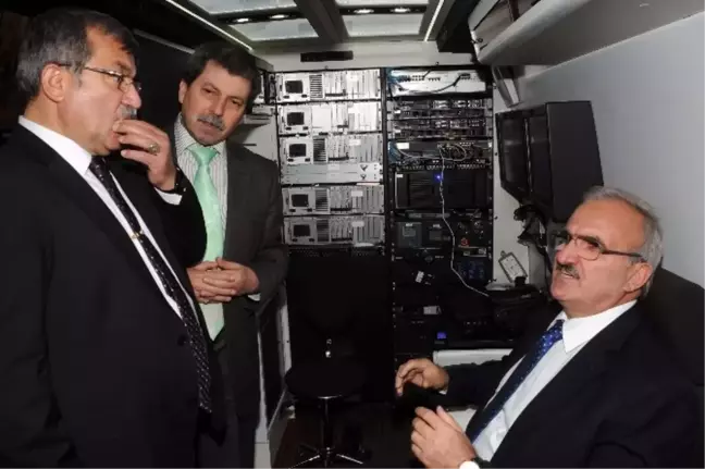Vali Karaloğlu 112 Acil Çağrı Merkezi'ni İnceledi