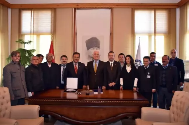 Muhtarlar'dan Başkan Gürün'e Teşekkür Plaketi