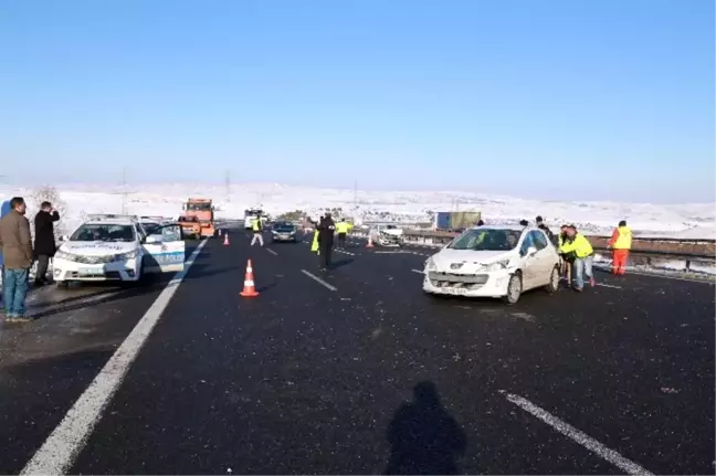 Ankara'da Aynı Noktada 3 Ayrı Kaza: 6 Yaralı