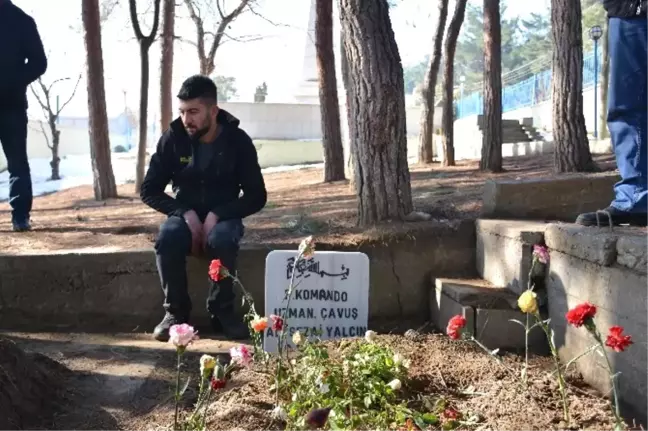 Silah Arkadaşları Şehit Piyade Uzman Çavuş Yalçın'ın Kabrini Ziyaret Etti